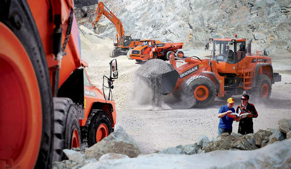 Repuestos originales maquinqria pesada Doosan en importadora IC Colombia